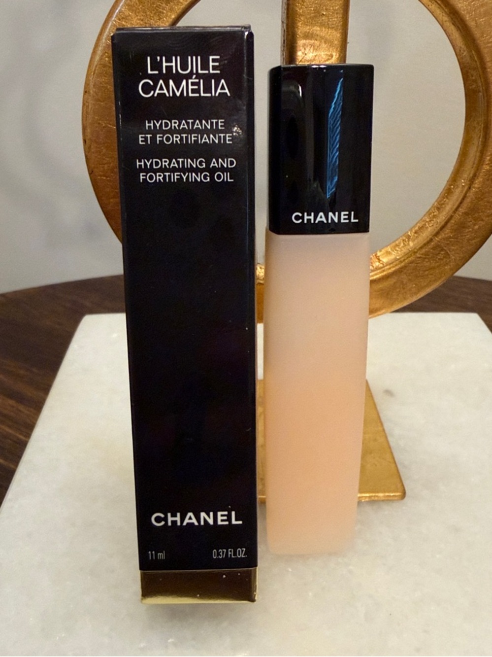 CHANEL Hydrating and fortifying oil